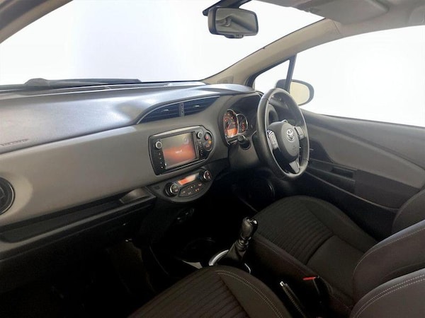 Used Toyota Yaris 2017 for sale - 76261084: Photo 12
