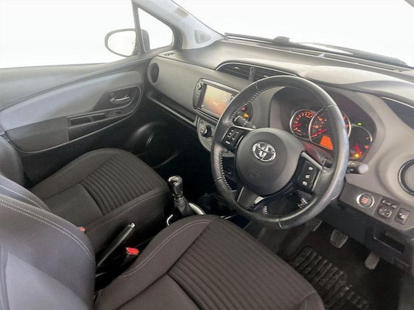 Used Toyota Yaris 2017 for sale - 76261084: Photo 15