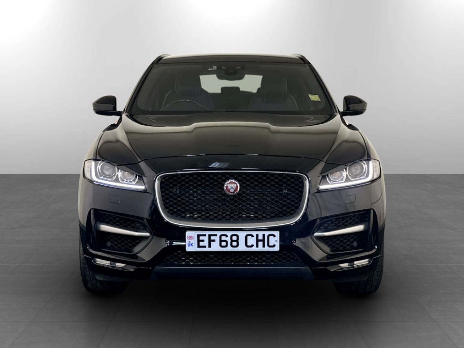 Used Jaguar F-Pace 2018 for sale - 77185624: Photo 5