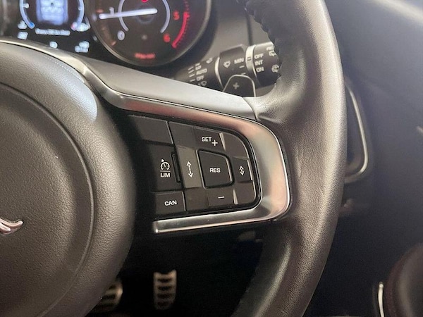 Used Jaguar E-Pace 2018 for sale - 76340193: Photo 20