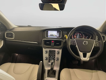 Used Volvo V40 2019 for sale - 78581207: Photo