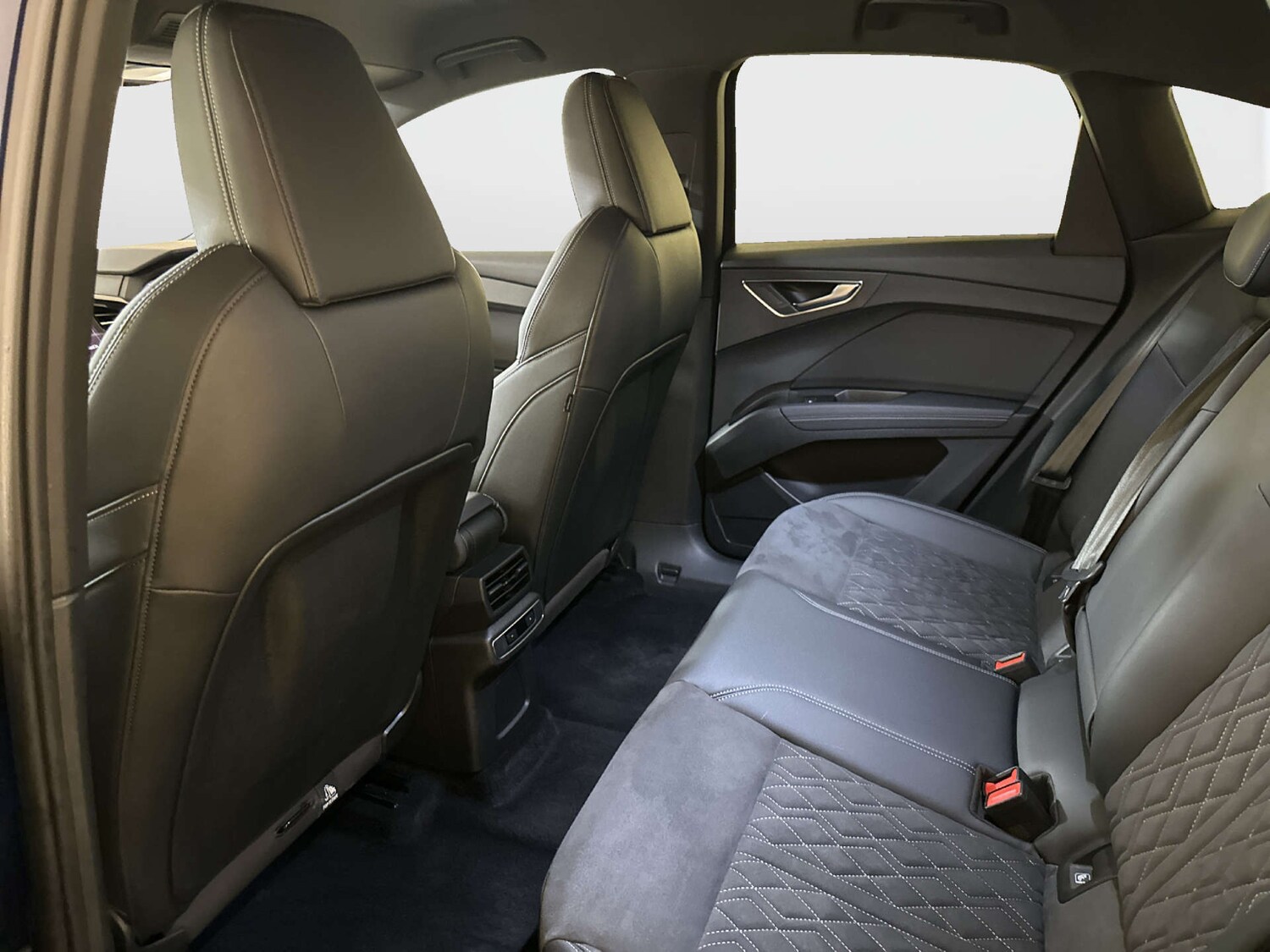 Used Audi Q4 e-tron 2022 for sale - 78150125: Photo 14