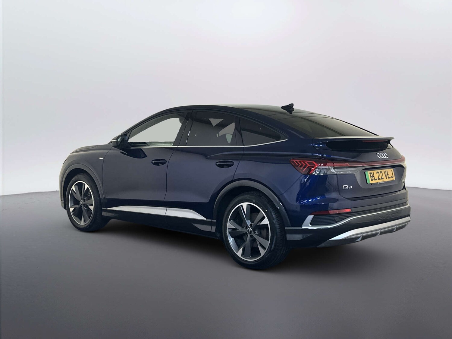 Used Audi Q4 e-tron 2022 for sale - 78150125: Photo 8