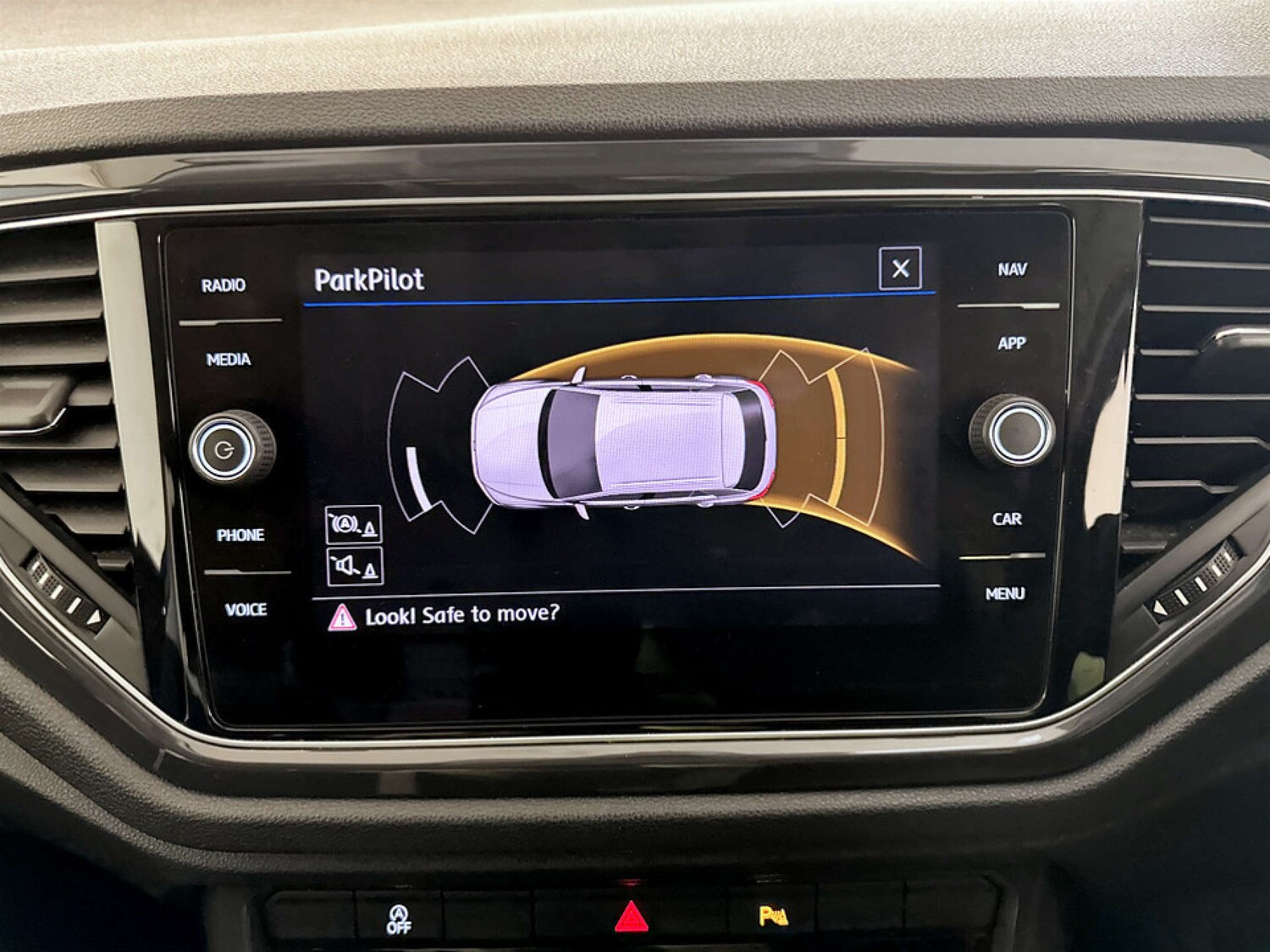 Used Volkswagen T-Roc 2018 for sale - 77469901: Photo 20