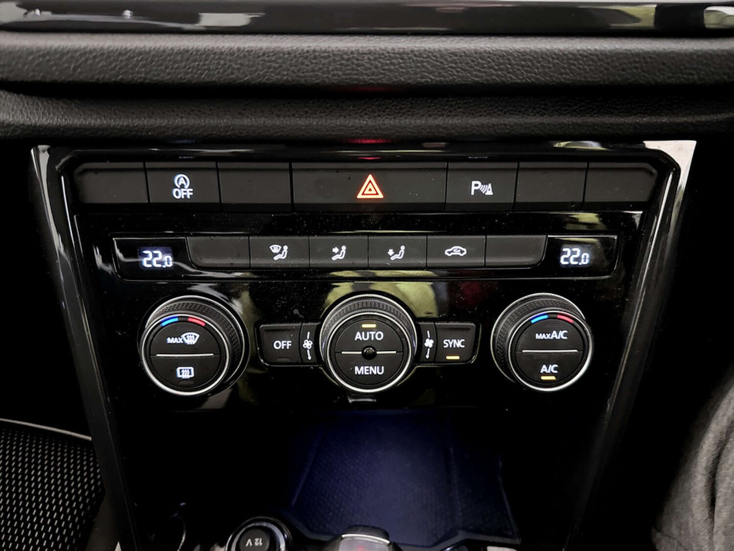 Used Volkswagen T-Roc 2018 for sale - 77469901: Photo 24