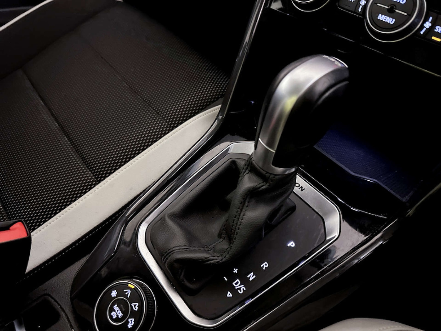 Used Volkswagen T-Roc 2018 for sale - 77469901: Photo 25