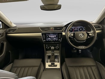 Used Skoda Superb 2023 for sale - 79571772: Photo