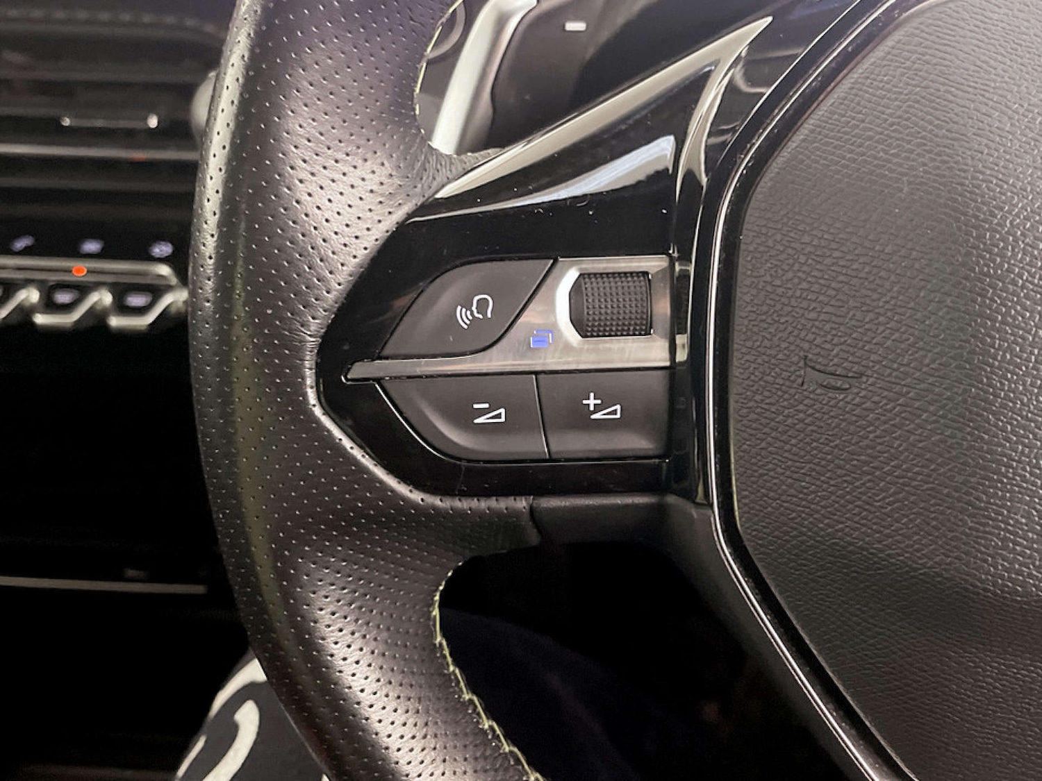 Used Peugeot 2008 2020 for sale - 77310427: Photo 17