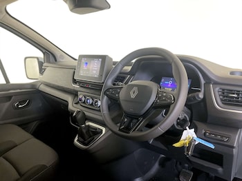 Used Renault Trafic E-Tech 2025 for sale - 77185688: Photo