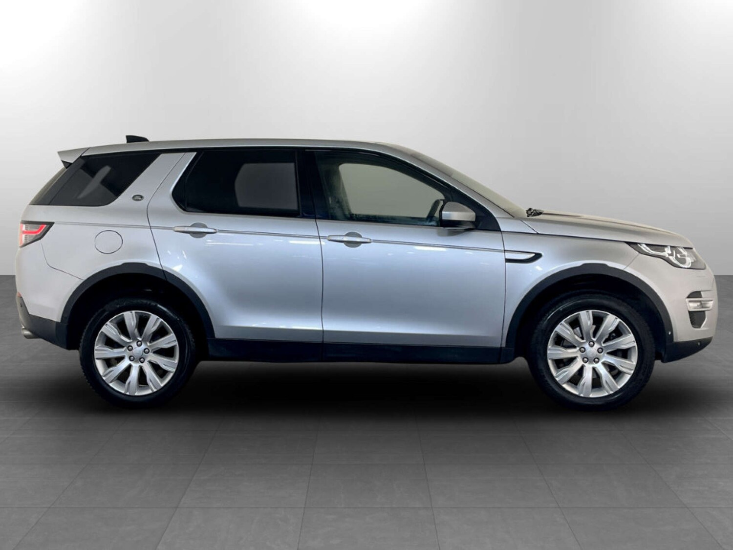 Used Land Rover Discovery Sport 2018 for sale - 77617143: Photo 11