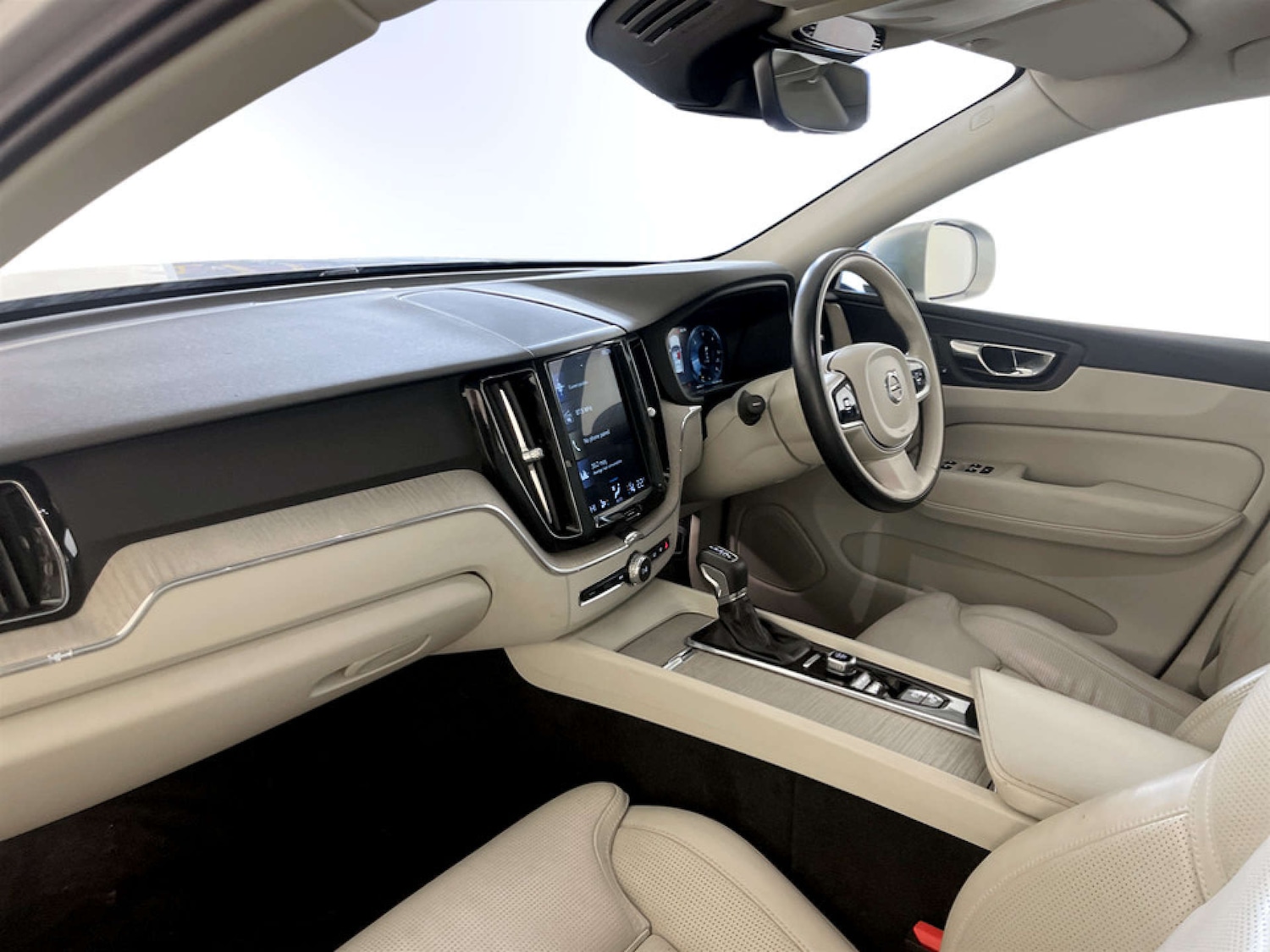 Used Volvo XC60 2018 for sale - 77355565: Photo 12