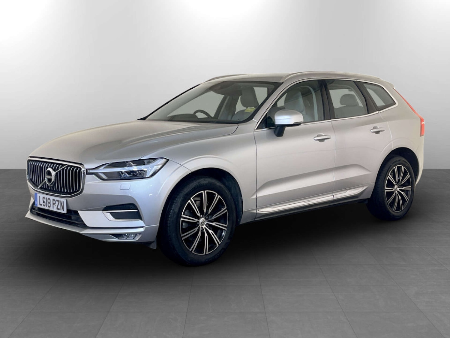 Used Volvo XC60 2018 for sale - 77355565: Photo 6