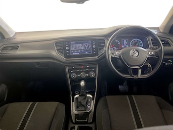 Used Volkswagen T-Roc 2019 for sale - 77224838: Photo