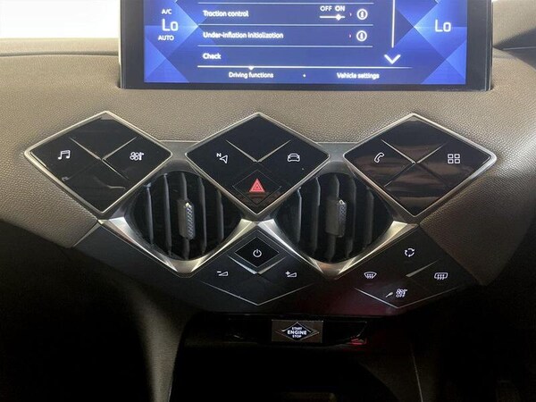 Used DS Automobiles DS 3 Crossback 2019 for sale - 75712527: Photo 25