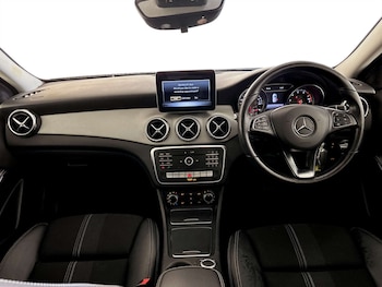 Used Mercedes-Benz GLA 2019 for sale - 77813590: Photo