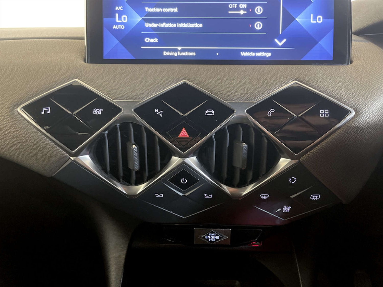 Used DS Automobiles DS 3 Crossback 2019 for sale - 77185491: Photo 25