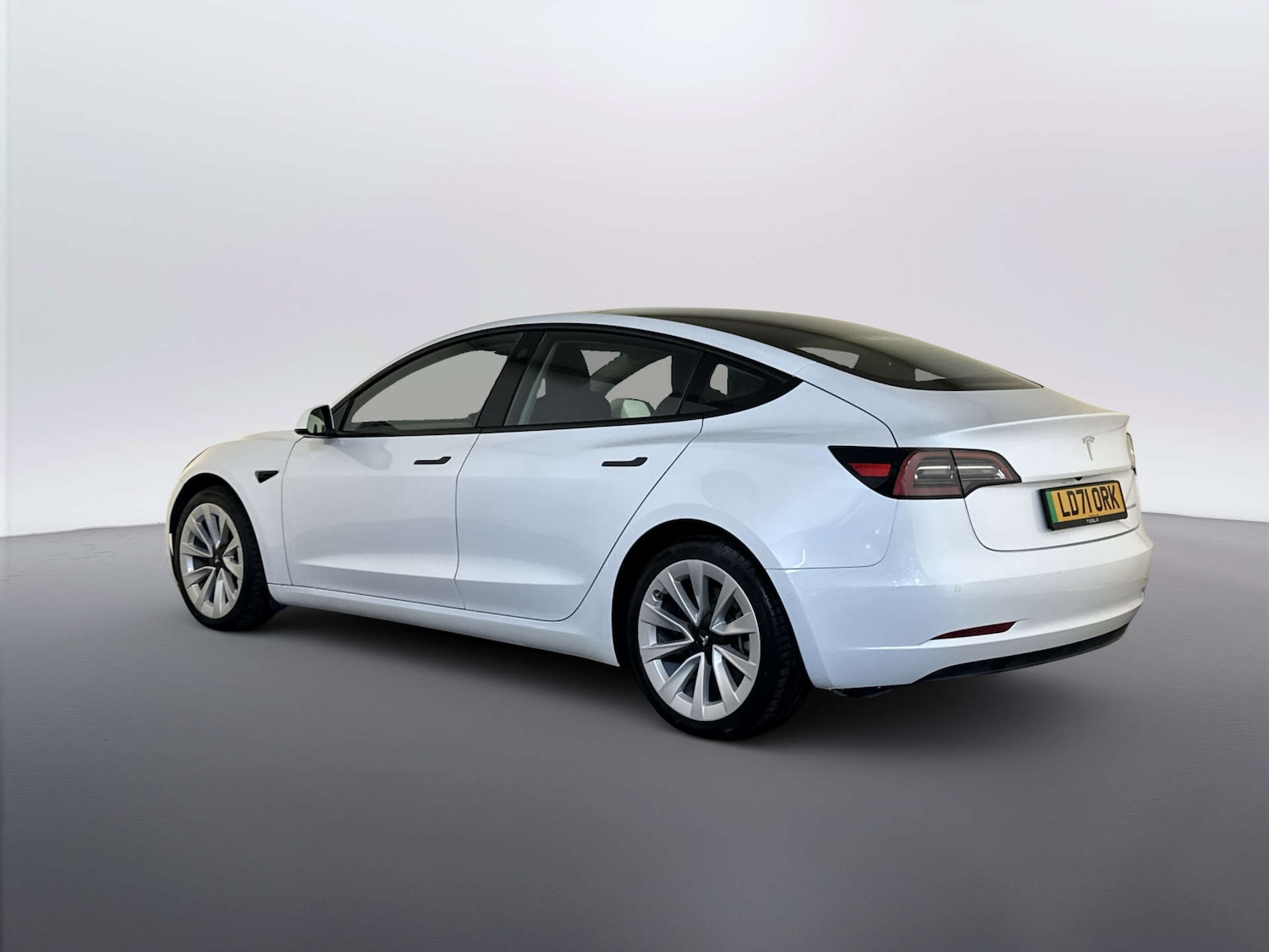 Used Tesla Model 3 2021 for sale - 77998549: Photo 8