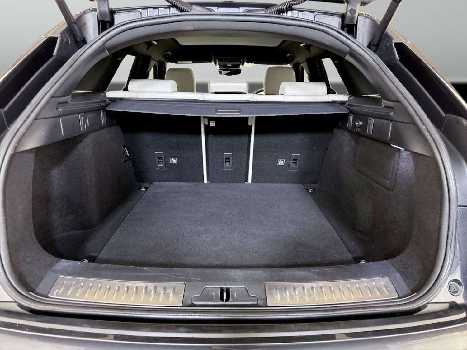 Used Land Rover Range Rover Velar 2019 for sale - 77210010: Photo 15