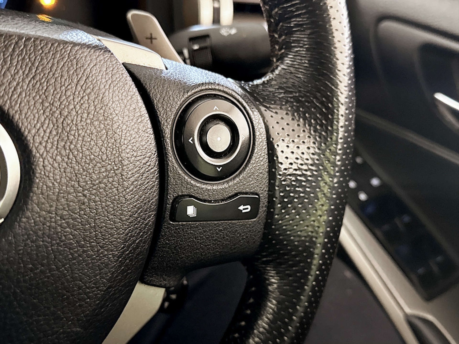 Used Lexus IS 2016 for sale - 77609402: Photo 19