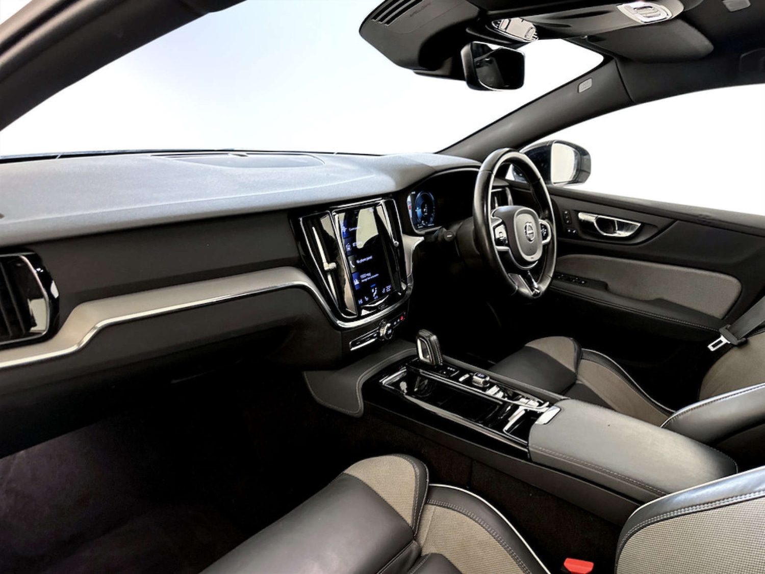 Used Volvo V60 2021 for sale - 77750328: Photo 12