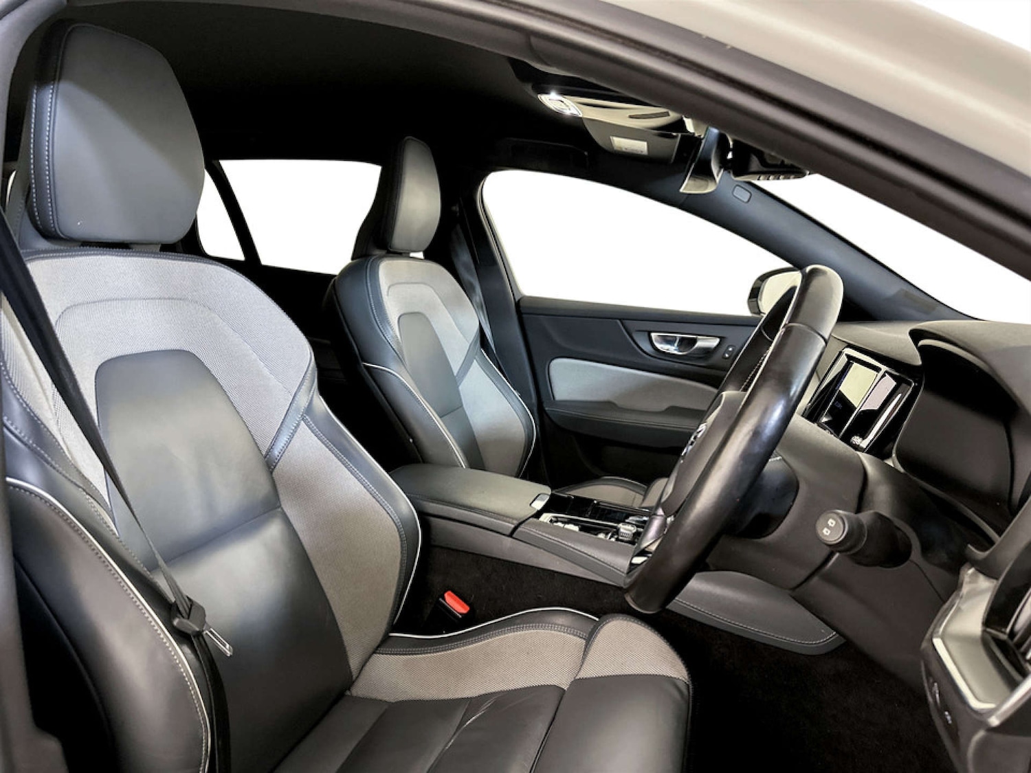 Used Volvo V60 2021 for sale - 77750328: Photo 13