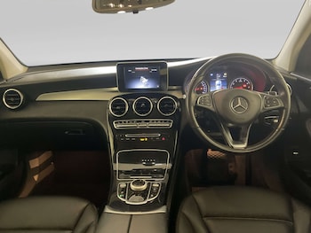 Used Mercedes-Benz GLC 2019 for sale - 79072841: Photo