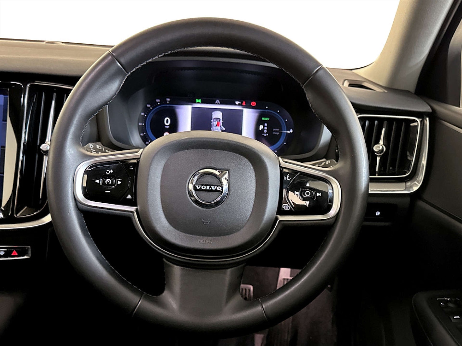 Used Volvo V60 2022 for sale - 77185629: Photo 15