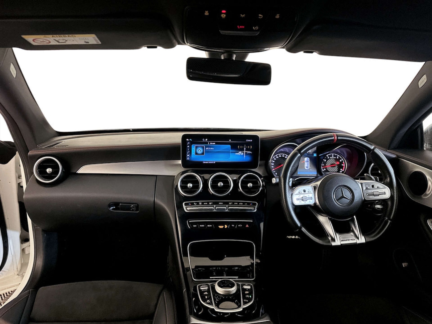 Used Mercedes-Benz C Class 2018 for sale - 77523176: Photo 3