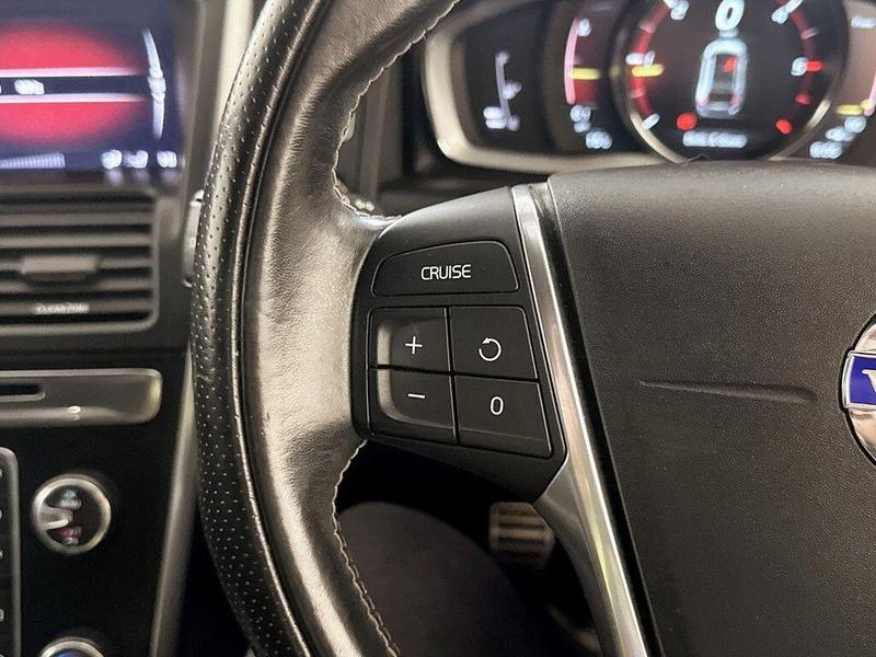 Used Volvo XC60 2017 for sale - 76156769: Photo 16
