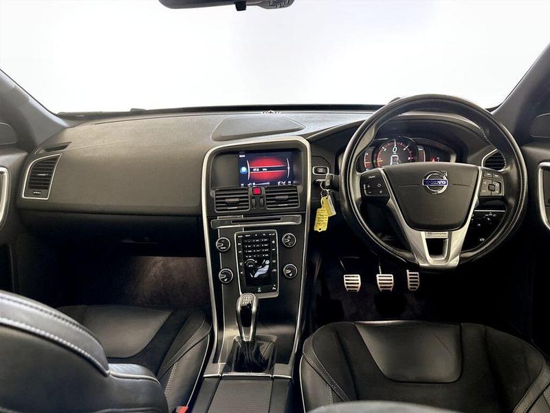 Used Volvo XC60 2017 for sale - 76156769: Photo 2
