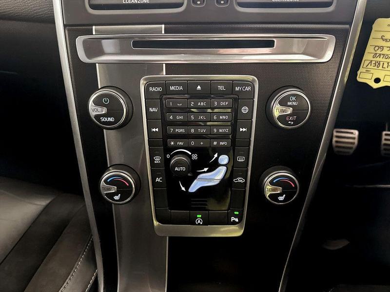Used Volvo XC60 2017 for sale - 76156769: Photo 24