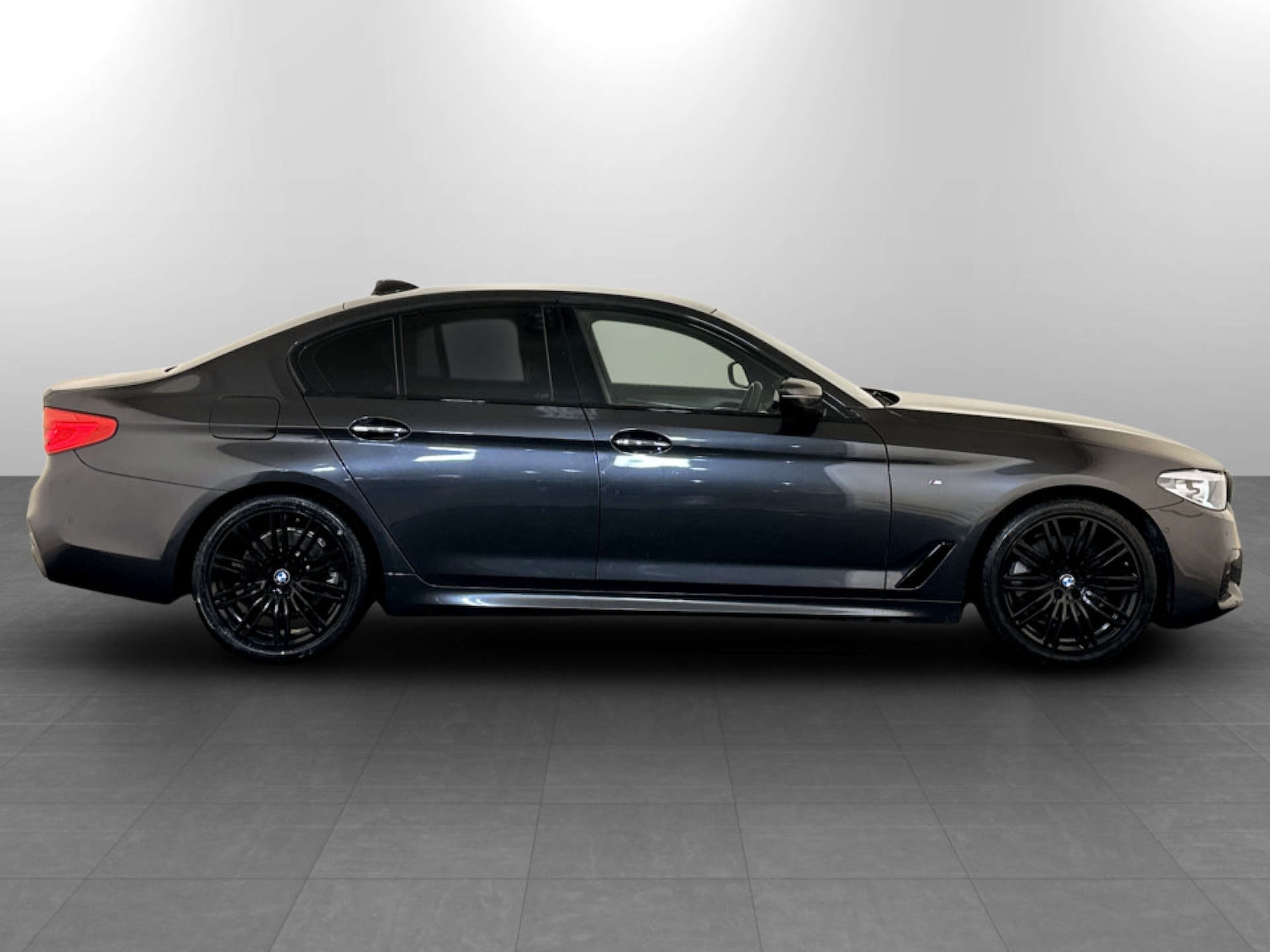 Used BMW 5 Series 2018 for sale - 77299370: Photo 11