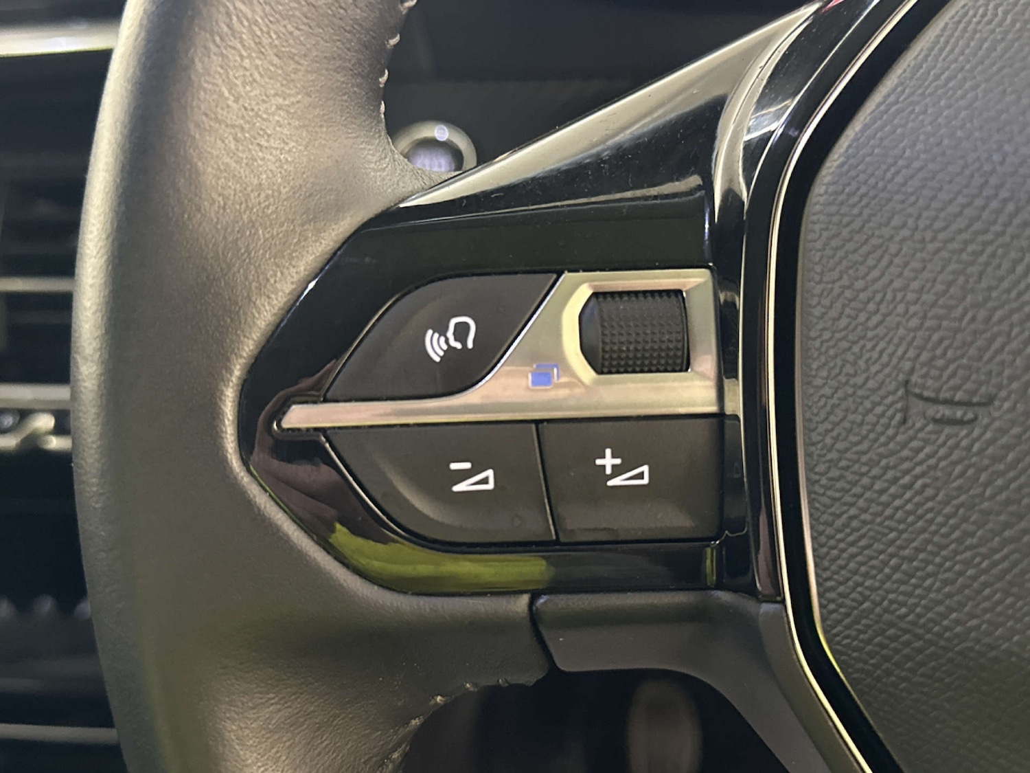 Used Peugeot 2008 2021 for sale - 77961733: Photo 17