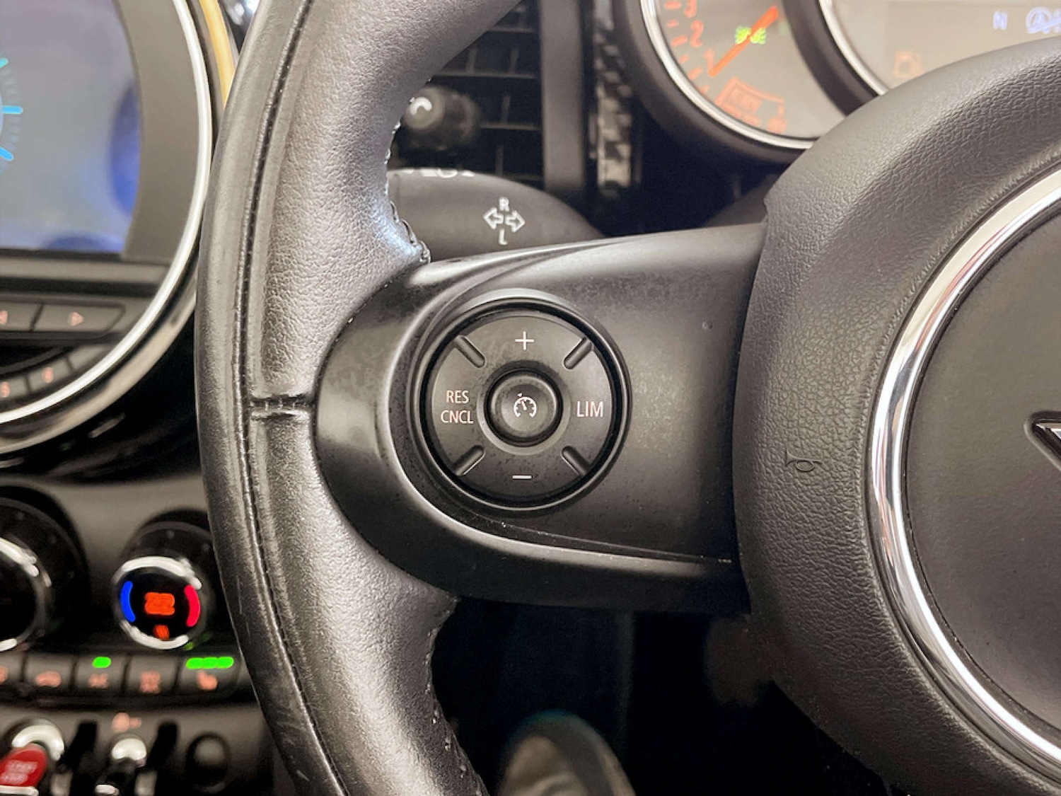 Used MINI Convertible 2019 for sale - 77185579: Photo 17