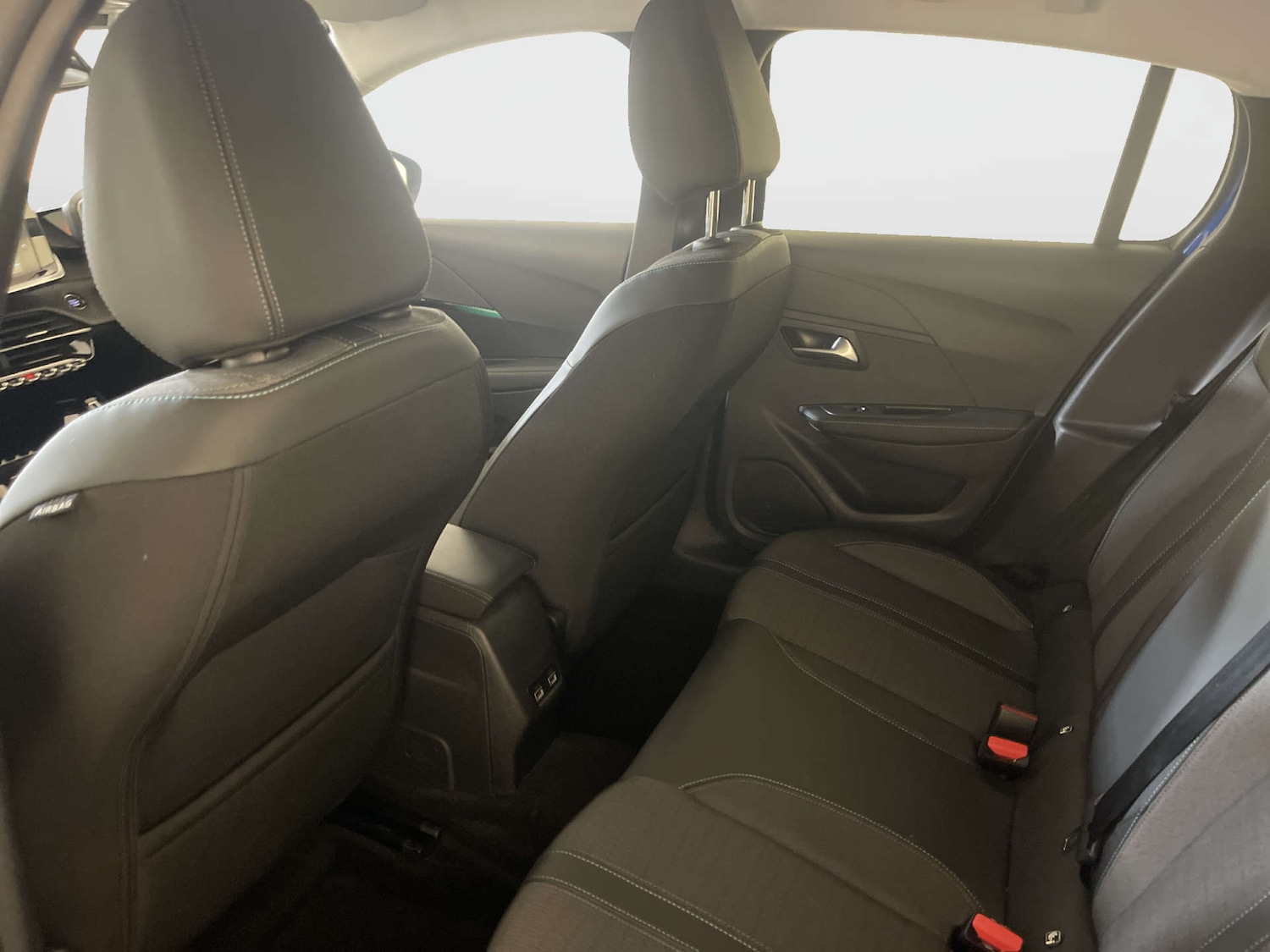 Used Peugeot E-208 2023 for sale - 77945407: Photo 14