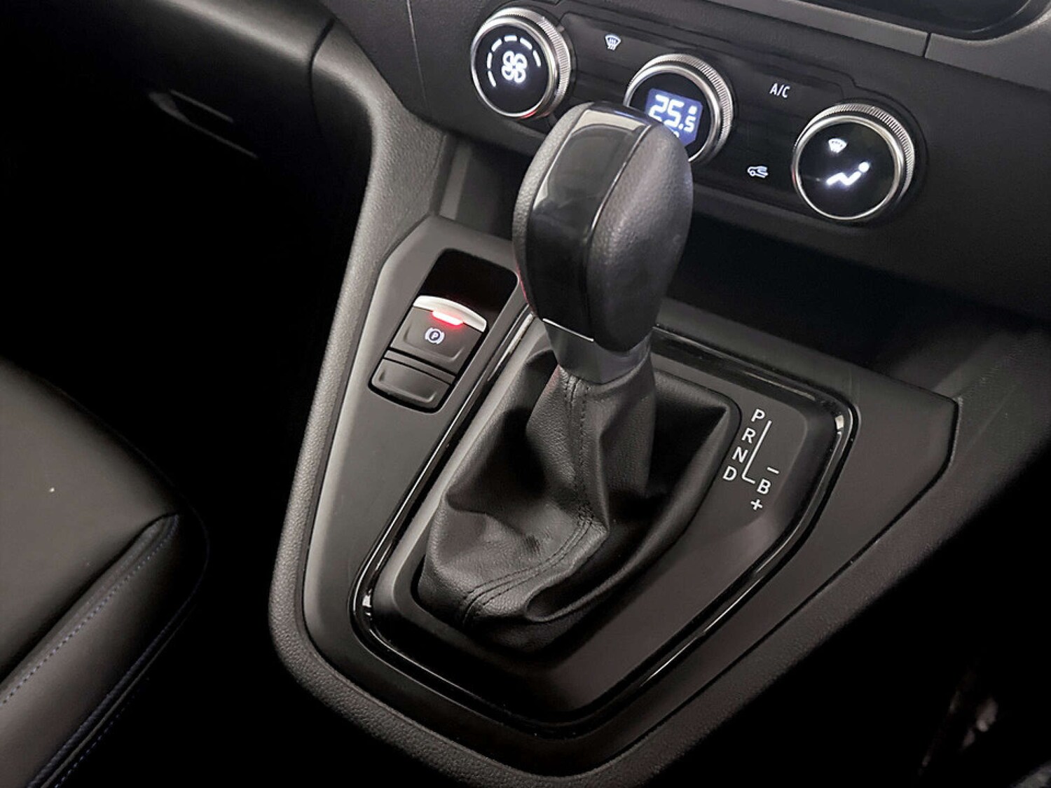 Used Nissan Other 2023 for sale - 77378355: Photo 24