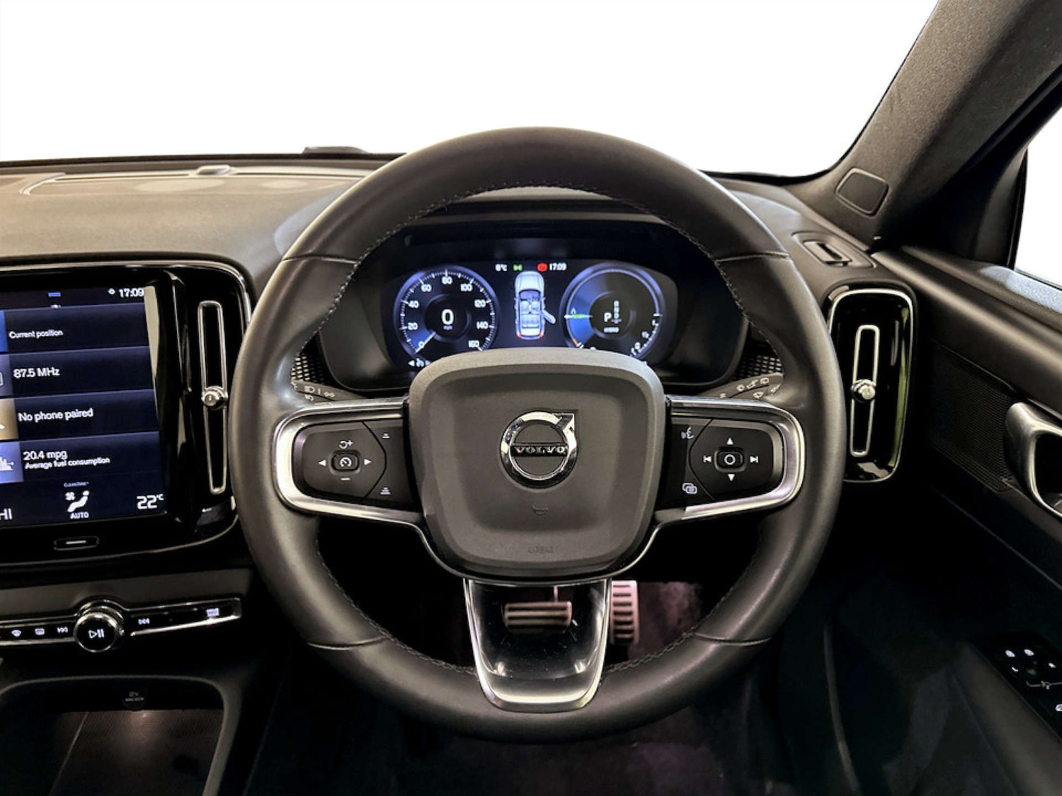 Used Volvo XC40 2021 for sale - 77452477: Photo 15