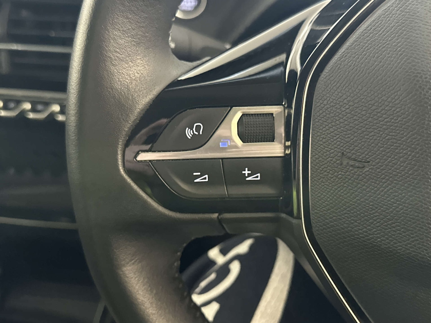 Used Peugeot 2008 2021 for sale - 77989913: Photo 17