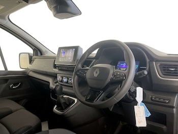 Used Renault Trafic E-Tech 2025 for sale - 77185660: Photo