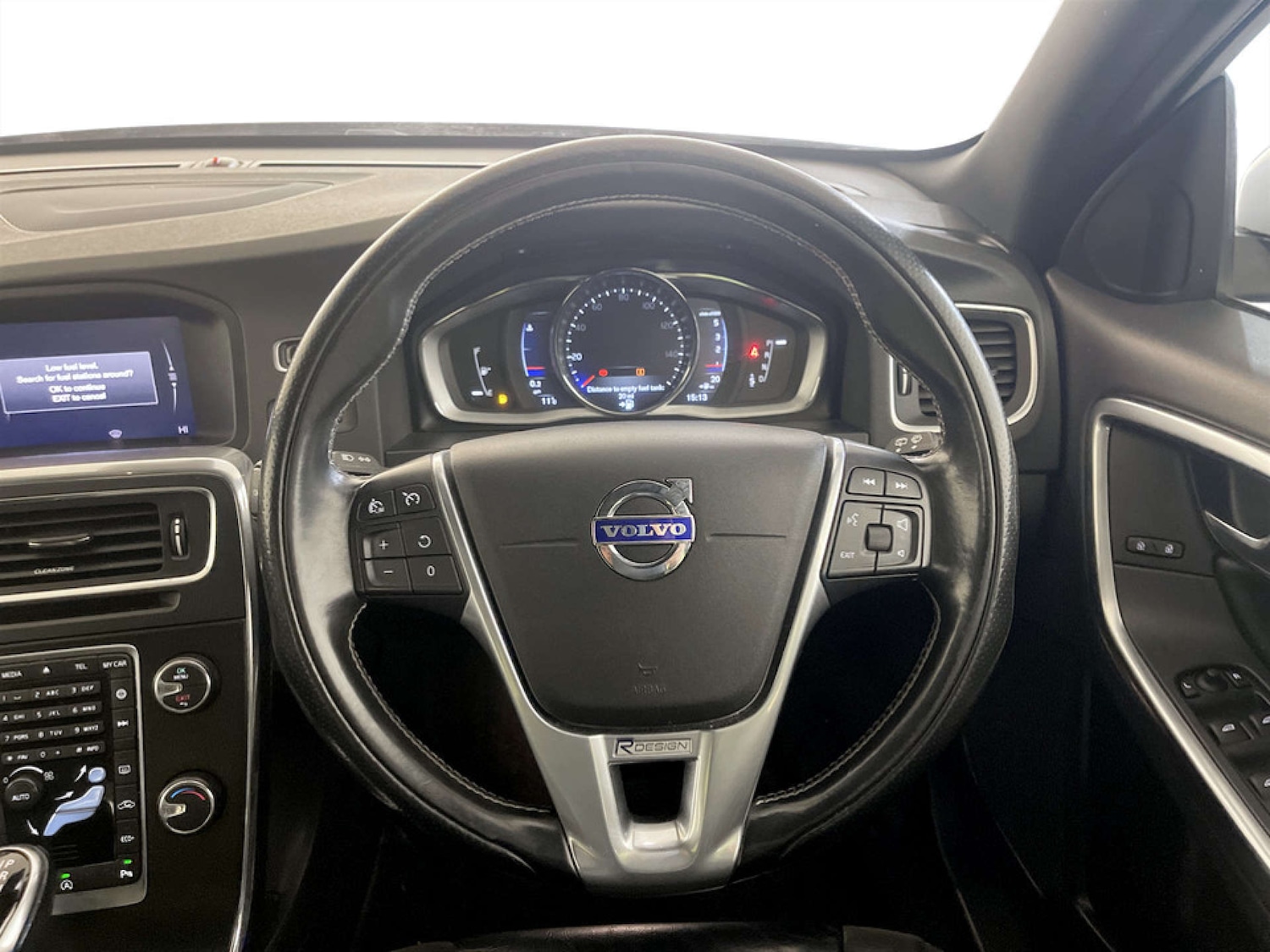 Used Volvo V60 2017 for sale - 77640527: Photo 16