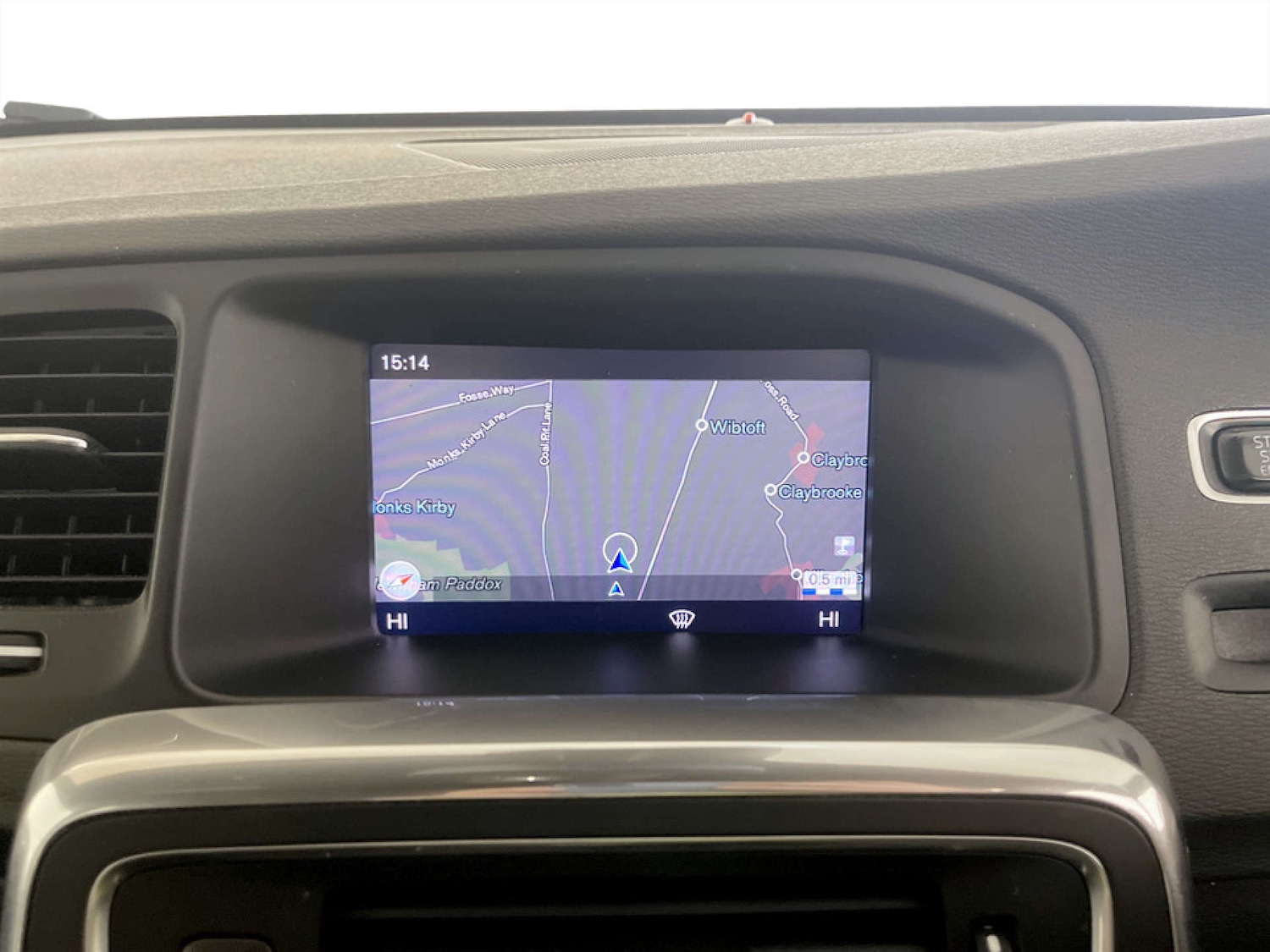 Used Volvo V60 2017 for sale - 77640527: Photo 21