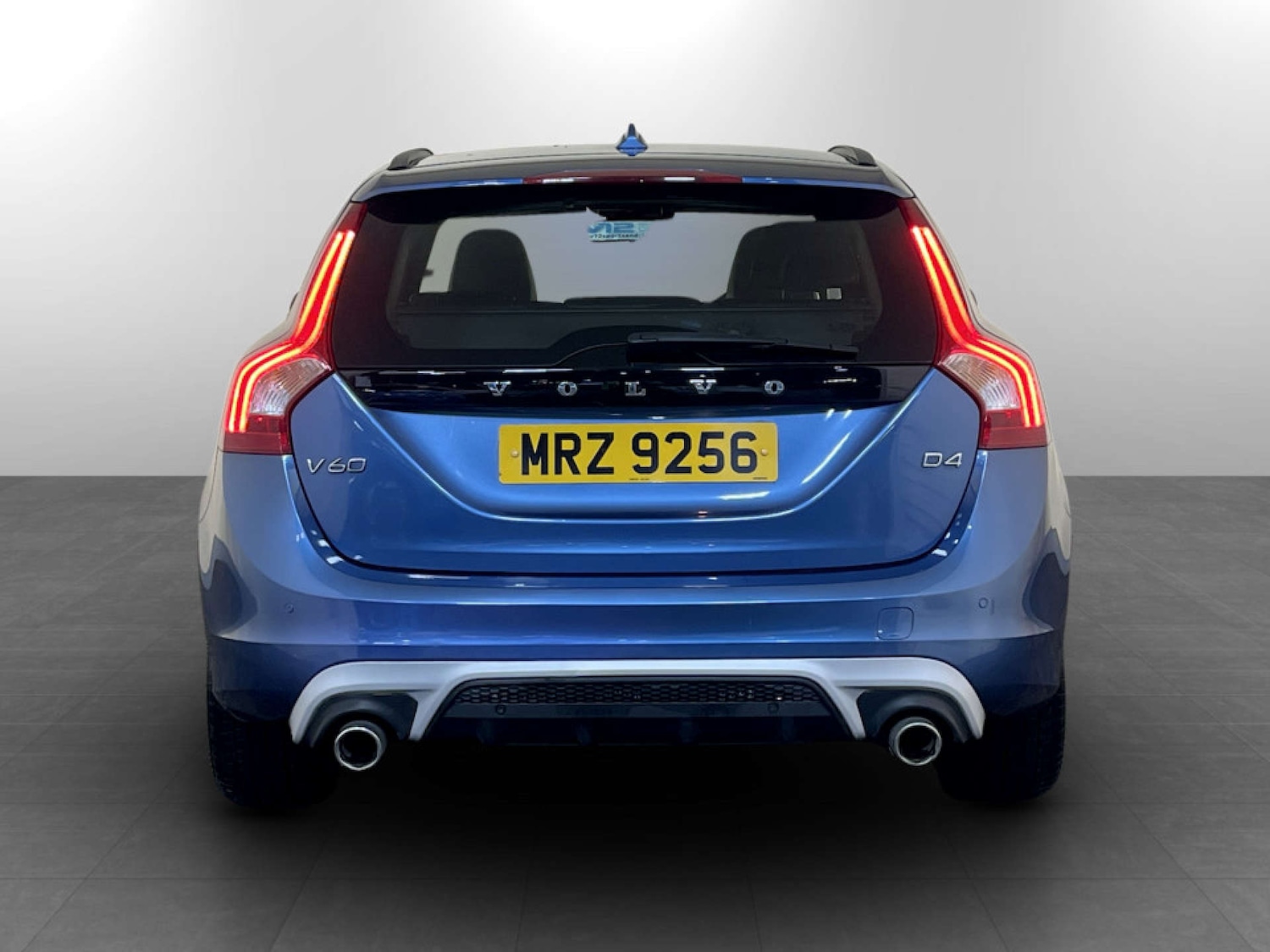 Used Volvo V60 2017 for sale - 77640527: Photo 9