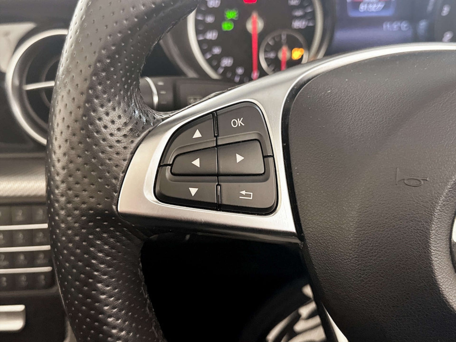 Used Mercedes-Benz SLC 2018 for sale - 77749099: Photo 17