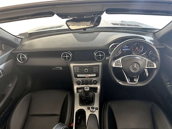 Used Mercedes-Benz SLC 2018 for sale - 77749099: Photo