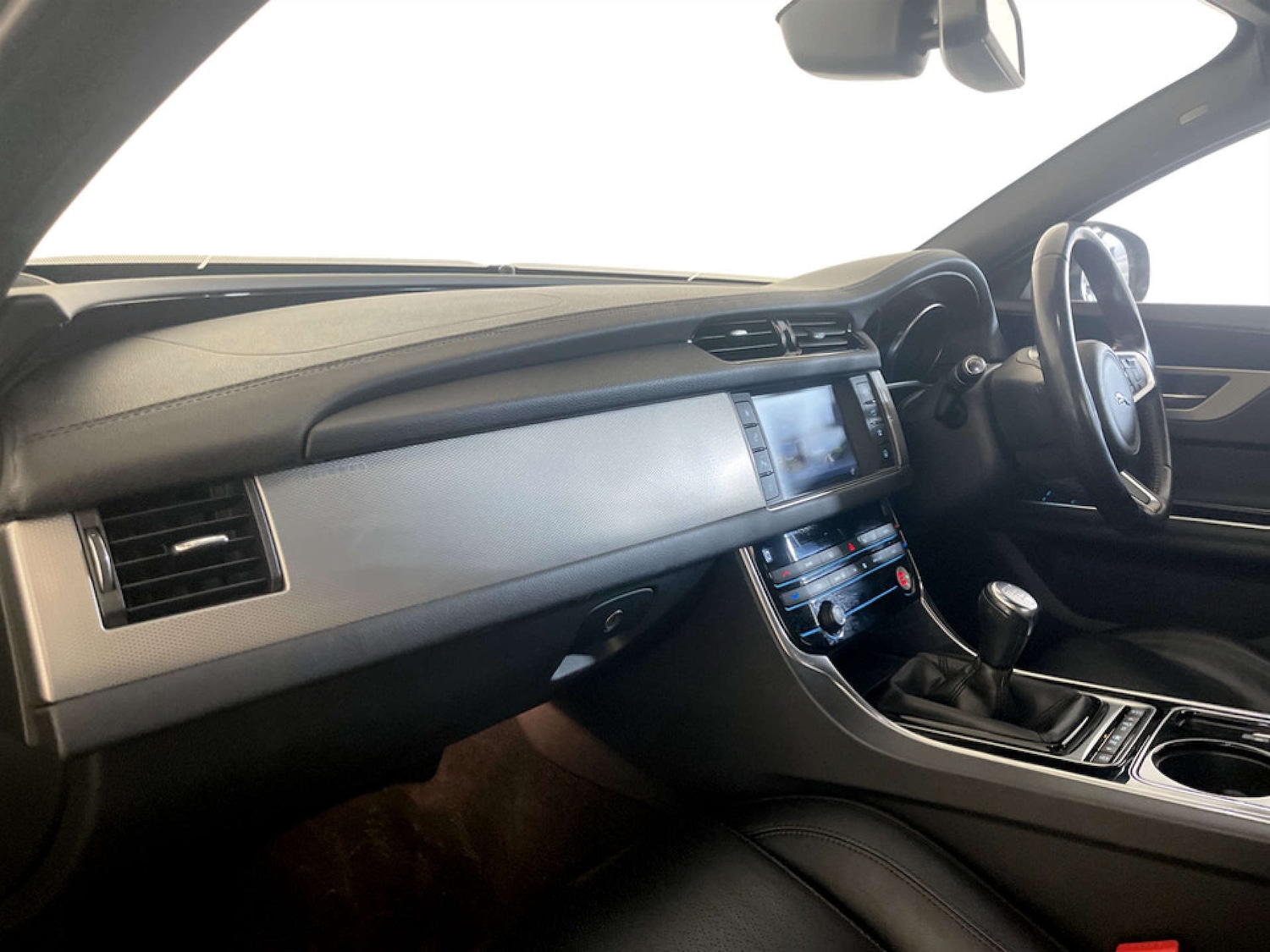 Used Jaguar XF 2018 for sale - 77492517: Photo 12