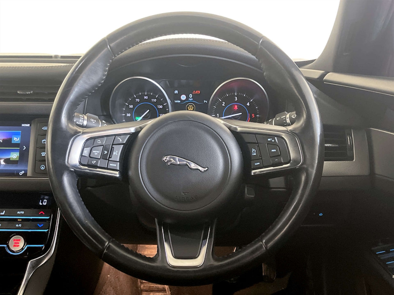 Used Jaguar XF 2018 for sale - 77492517: Photo 16