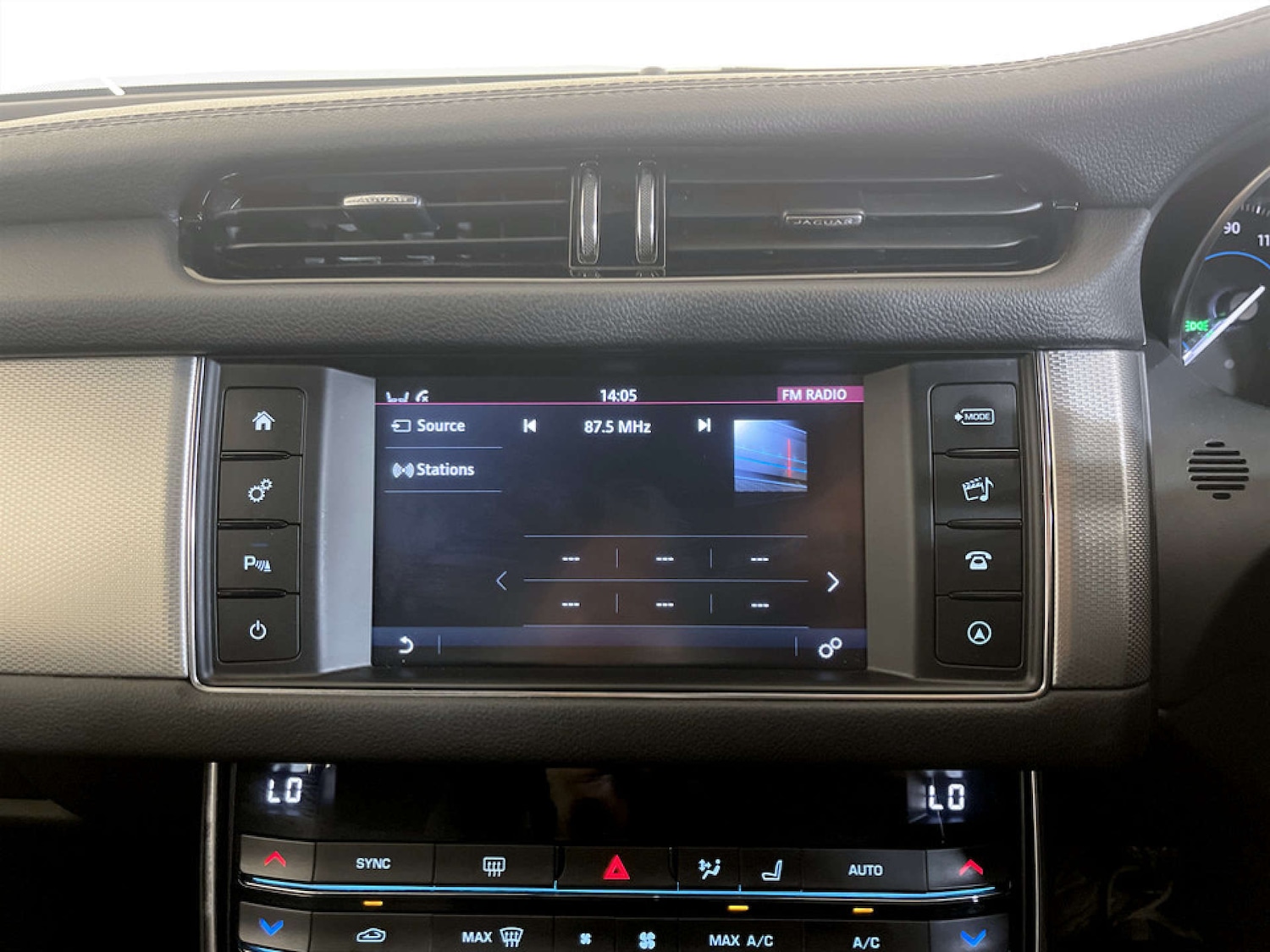 Used Jaguar XF 2018 for sale - 77492517: Photo 22