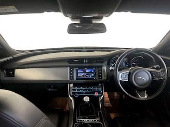Used Jaguar XF 2018 for sale - 77492517: Photo