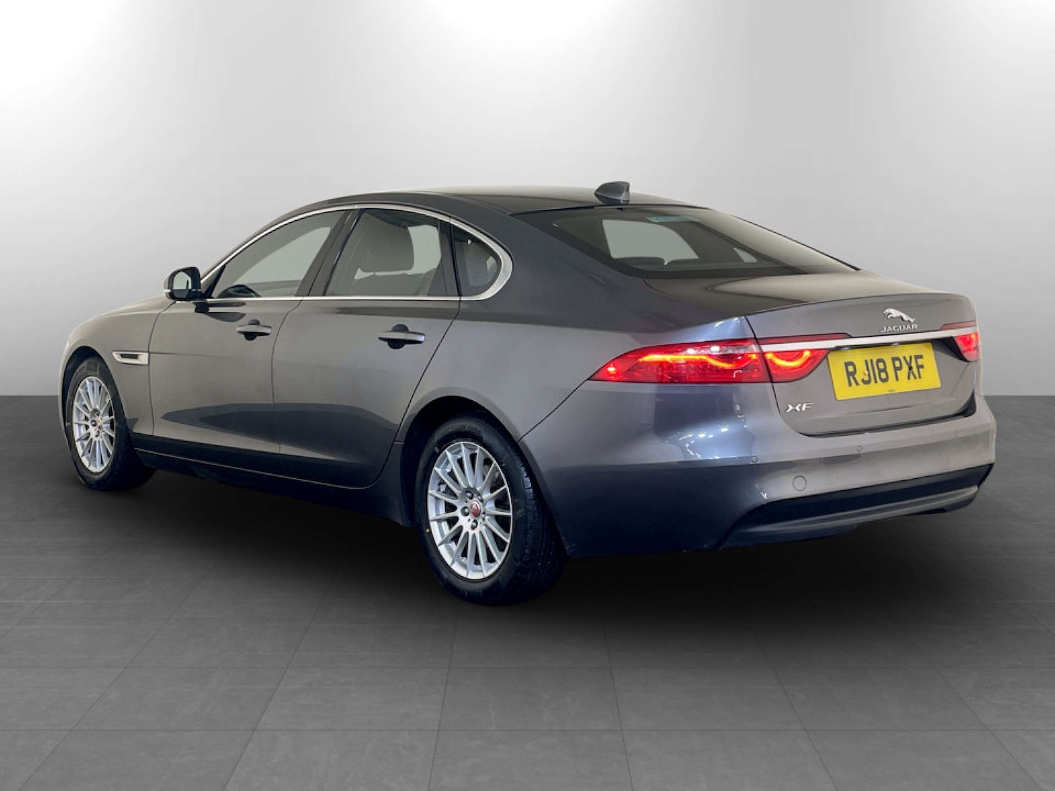 Used Jaguar XF 2018 for sale - 77492517: Photo 8