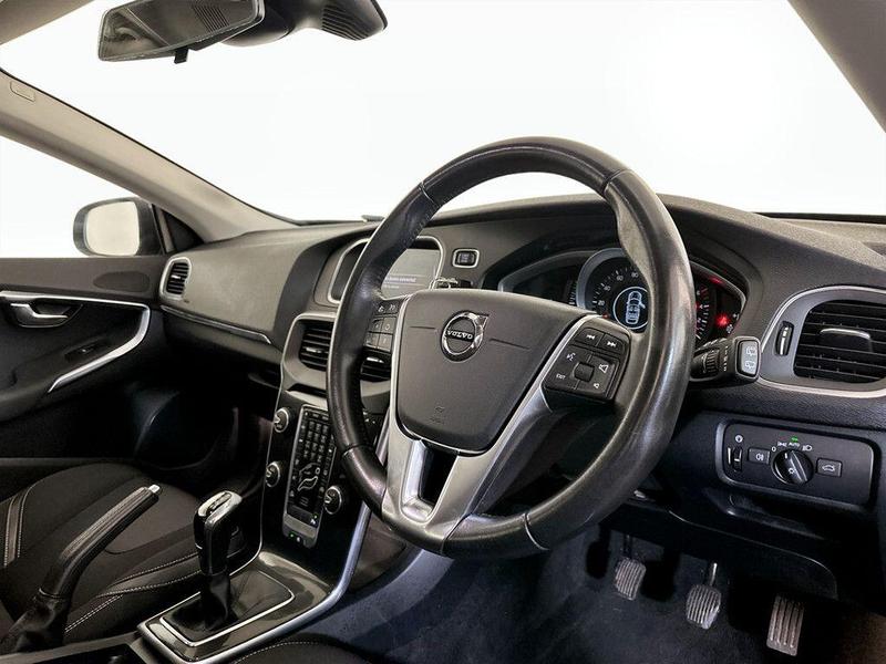 Used Volvo V40 2018 for sale - 76355601: Photo 15